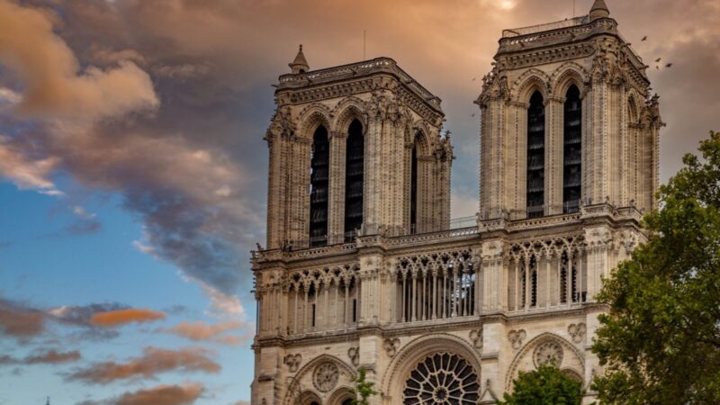 Kuo giliau kasa, tuo daugiau staigmenų: po Notre-Dame atgimsta 2 000 metų senumo miestas