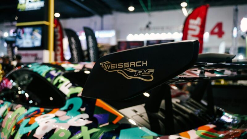 „Porsche Taycan“ vertės kritimas nustebino net savininką: ekspertai paaiškino priežastis