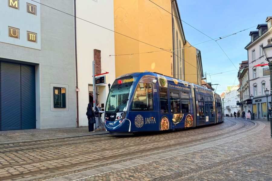 Šveicarijos miestas išbandė netikėtą idėją: autobusas važiuoja ten, kur nuveda kelias