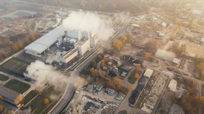 Keturios ES šalys sukilo prieš Briuselį: griežtesnės klimato taisyklės kelia nerimą gamintojams