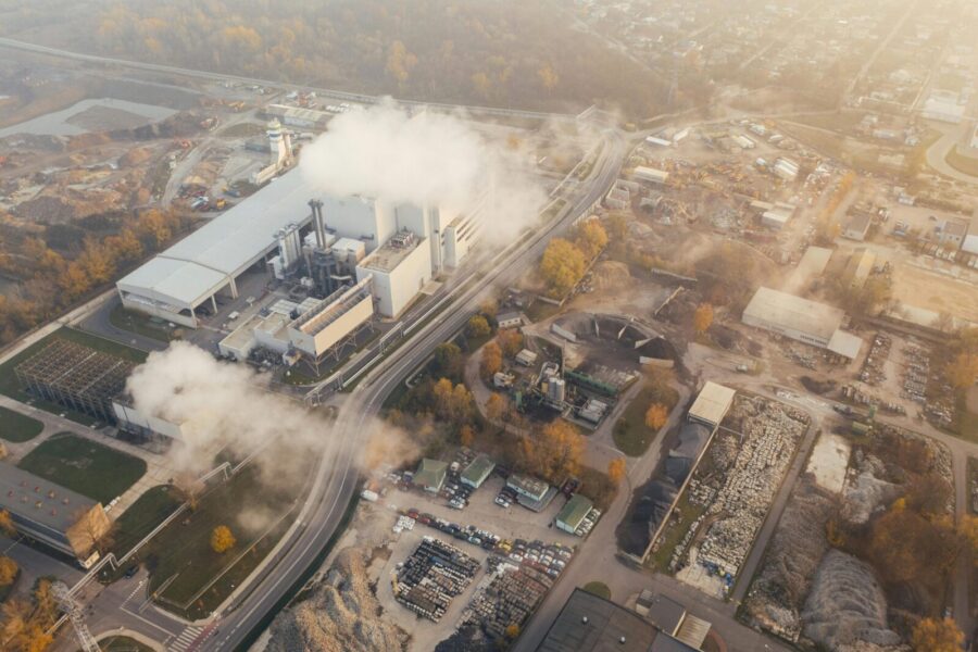 Keturios ES šalys sukilo prieš Briuselį: griežtesnės klimato taisyklės kelia nerimą gamintojams