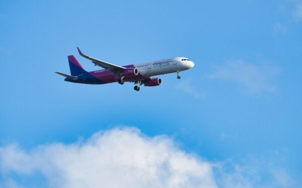 „Wizz Air“ paskelbė ambicingą planą: žada internetą nuo pakilimo iki nusileidimo
