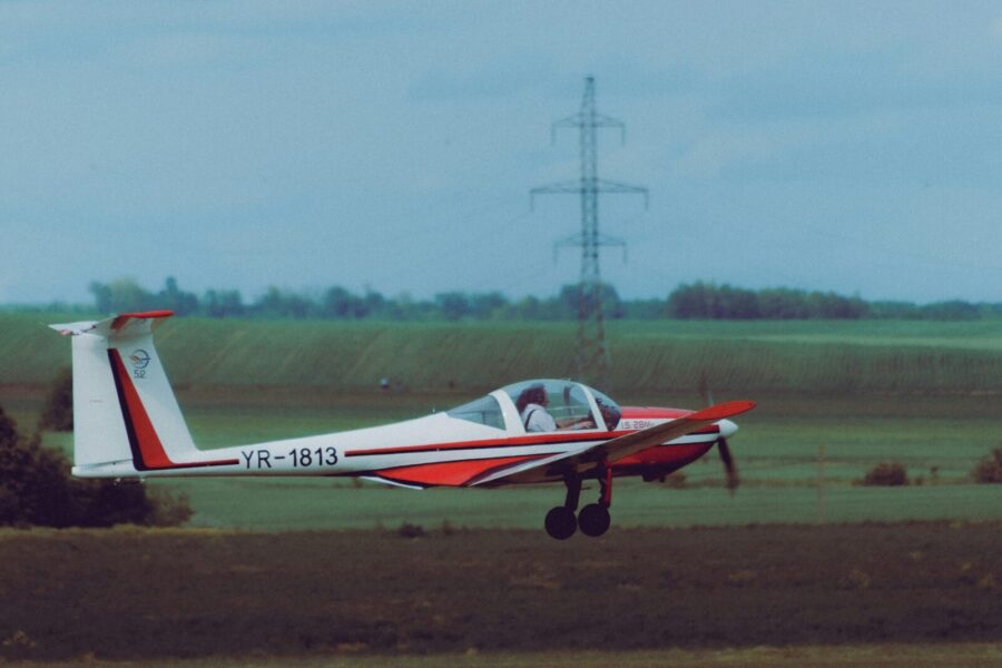 Ukraina demonstruoja kūrybišką taktiką: sužinokite, kaip lengvas lėktuvas padeda naikinti dronus
