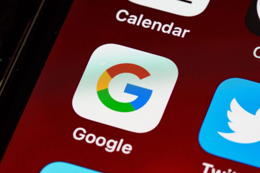 „Google Messages“ pagaliau taiso erzinančią problemą: turėtų sumažėti netyčinių žinučių