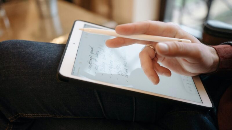 „E Ink“ ir „MediaTek“ ruošia pokytį e. skaitytuvams: pristatytos naujos DI galimybės