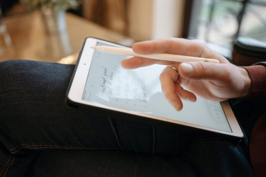 „E Ink“ ir „MediaTek“ ruošia pokytį e. skaitytuvams: pristatytos naujos DI galimybės