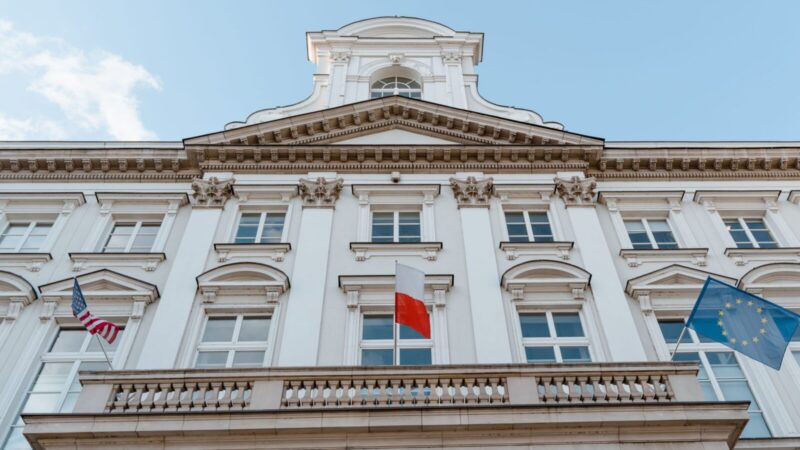 Lenkija ir Jungtinė Karalystė siunčia aiškų signalą Rusijai: pasirašė naują gynybos susitarimą
