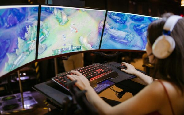 „League of Legends“ meta gali apsiversti aukštyn kojomis: „Riot“ keičia žaidimo balansą