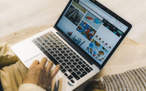 Jungtinė Karalystė spaudžia platformas: veido skenavimas internete gali būti tik pradžia