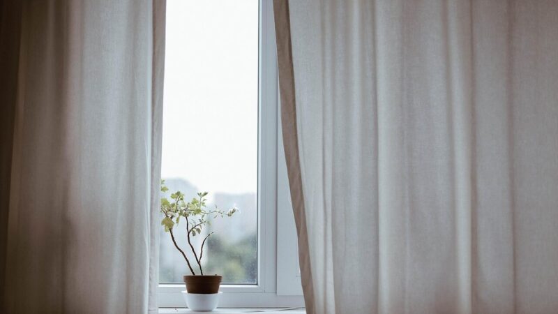 Viena klaida paverčia namus biuru: patarimai, kaip to išvengti kuriant minimalistinį interjerą