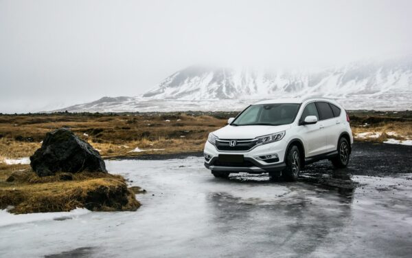 Vairuotojai vis dažniau atsisuka į naudotus automobilius: tikrosios automobilio išlaidos paaiškėja vėliau