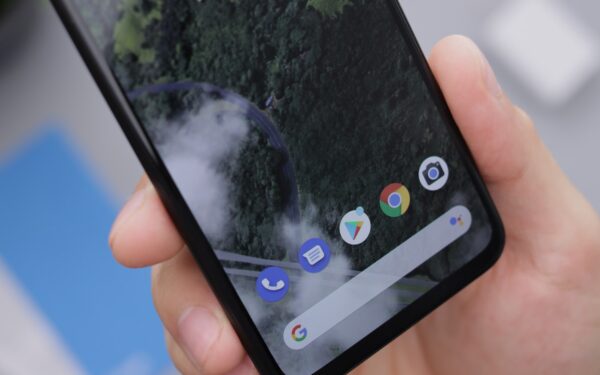 Dėmesys saugumui: „Google“ pristatė funkciją, kuri gali sustabdyti sukčius dar skambučio metu