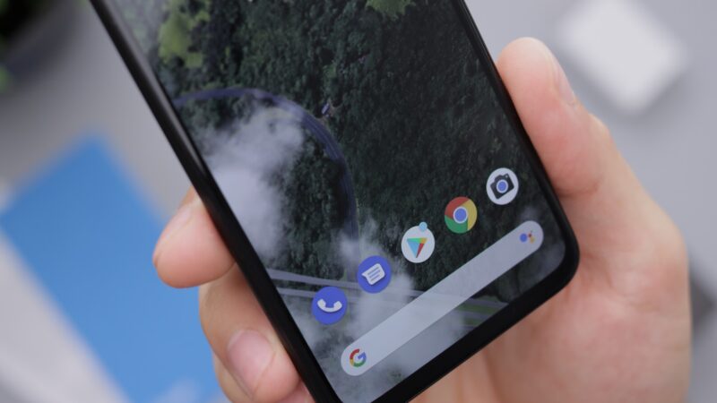 Dėmesys saugumui: „Google“ pristatė funkciją, kuri gali sustabdyti sukčius dar skambučio metu